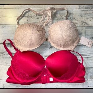 A bundle set of 2 bras